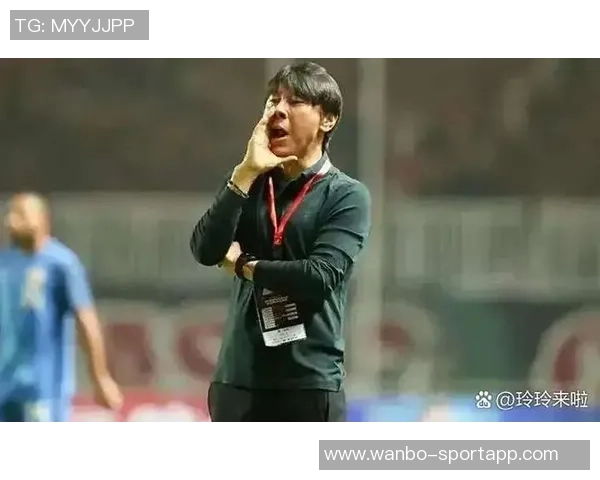 蔚山后卫揭露前主帅申台龙扇耳光事件引发热议球员不听指挥成焦点 蔚山后卫揭露前主帅申台龙扇耳光事件引发热议球员不听指挥成焦点